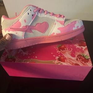 Pink and White Heart Sneakers Low-Top Casual